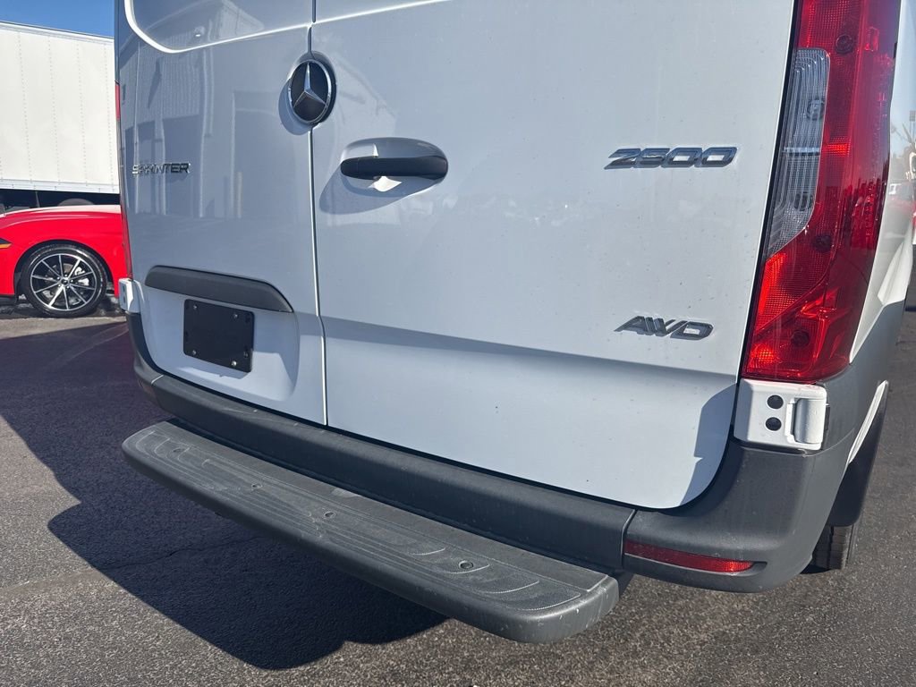 Used 2025 Mercedes-Benz Sprinter 2500 image 23