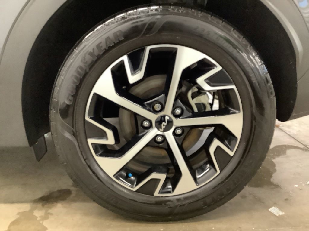 Certified 2023 Kia Sportage EX AWD/4WD image 20