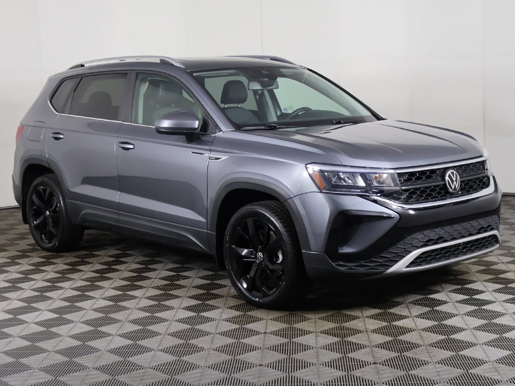 Used 2022 Volkswagen Taos SE image 2