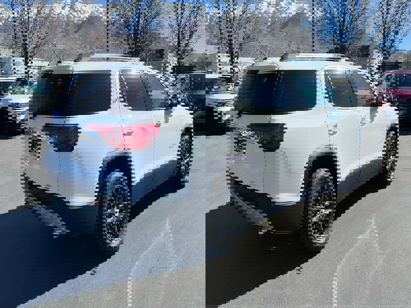 Used 2019 GMC Acadia SLT image 7