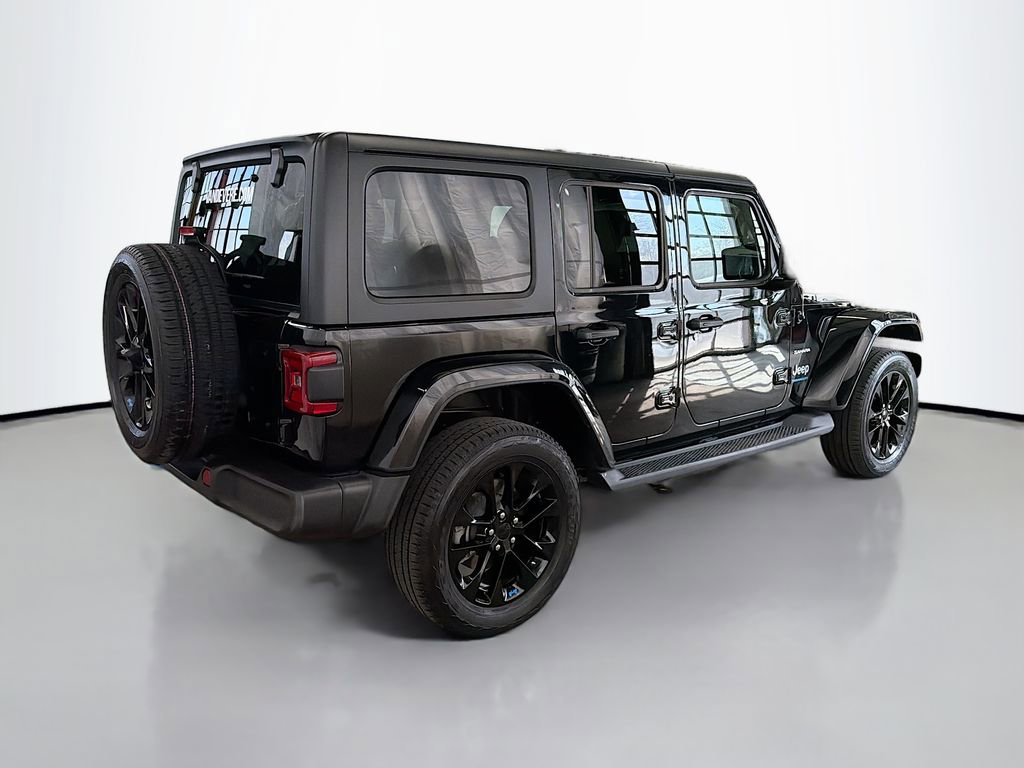 Used 2023 Jeep Wrangler Unlimited Sahara w/ Cold Weather Group image 9