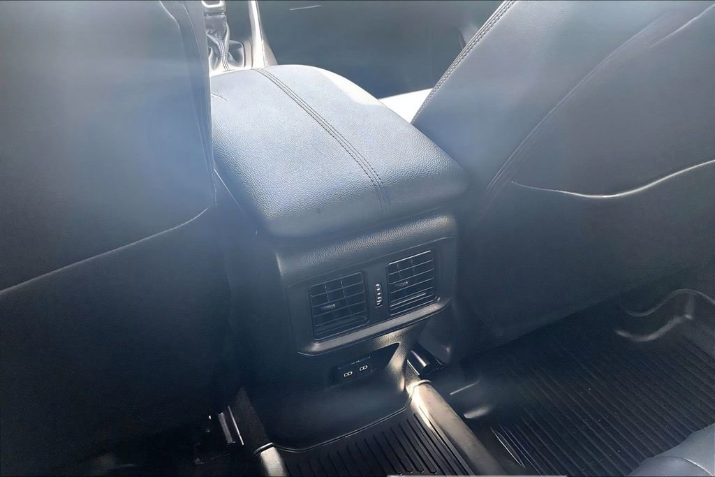 Used 2022 Toyota RAV4 Limited AWD/4WD image 31