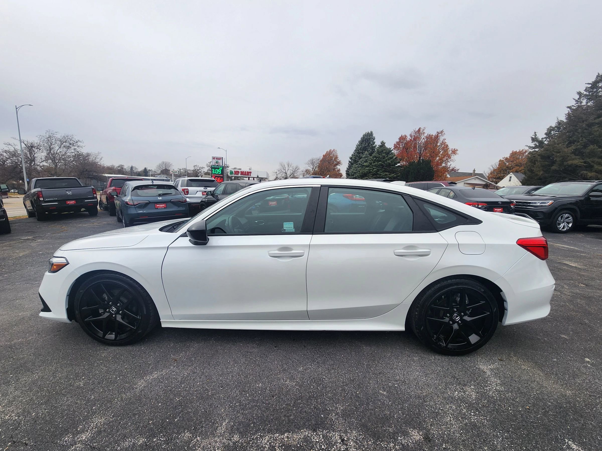 Used 2024 Honda Civic Sport image 4