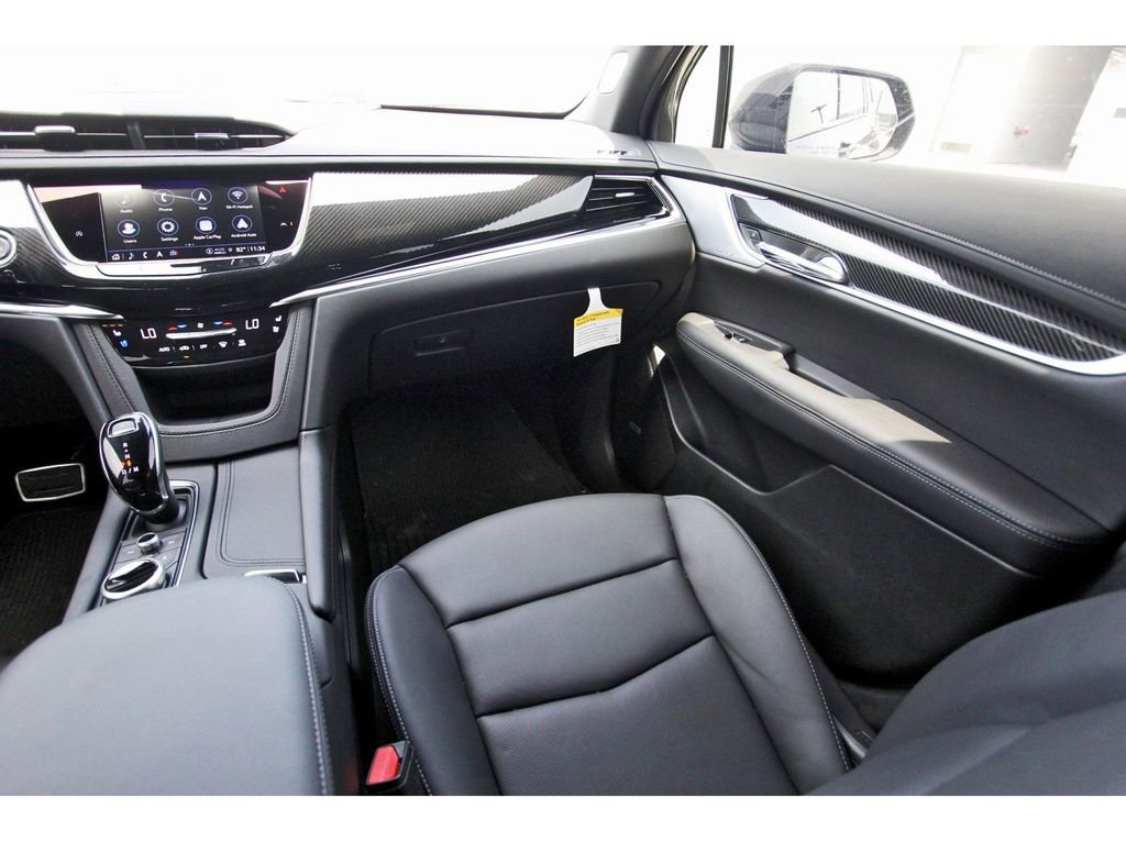 New 2025 Cadillac XT6 Sport w/ LPO, Onyx Lite Package image 10