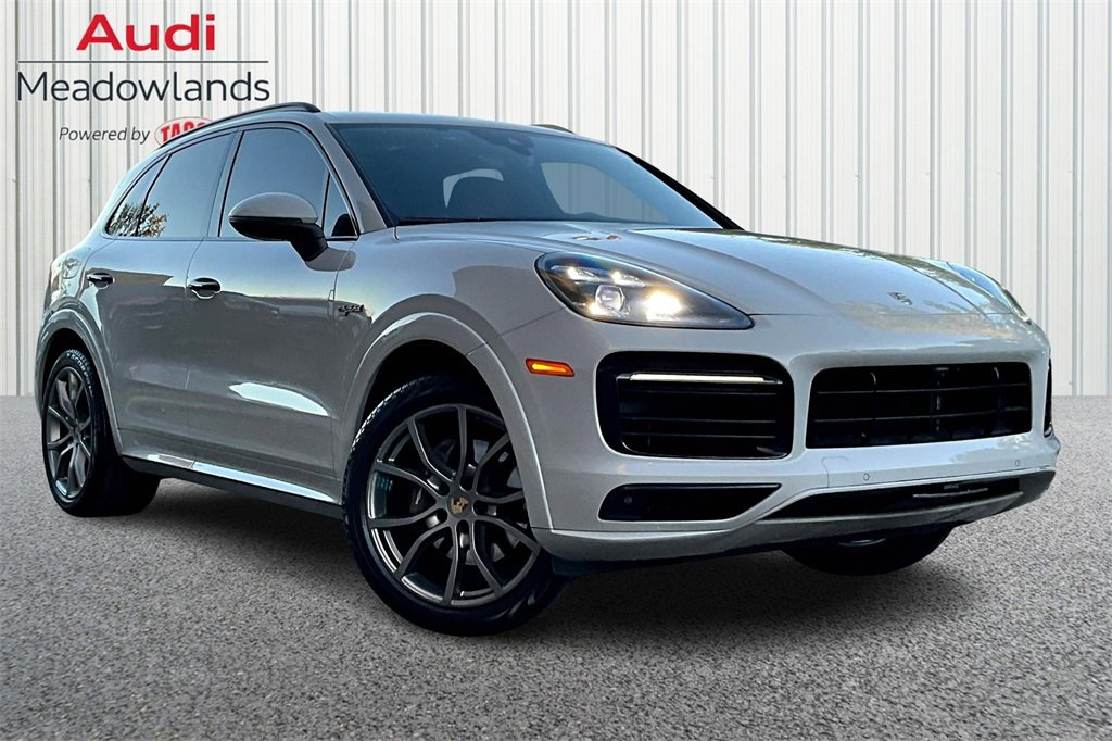 Used 2022 Porsche Cayenne Platinum Edition image 3