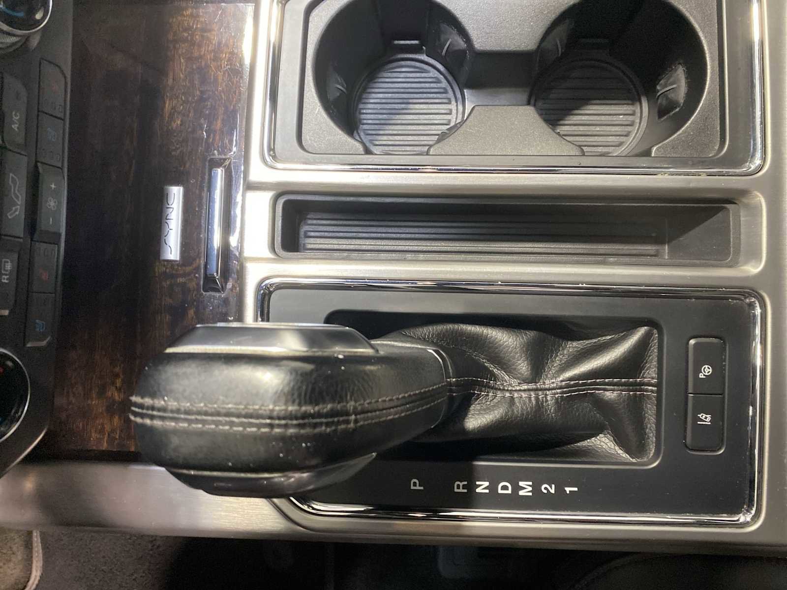 Used 2015 Ford F150 Platinum w/ Equipment Group 701A Luxury image 17