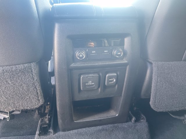 Used 2022 Chevrolet Traverse RS AWD/4WD image 29