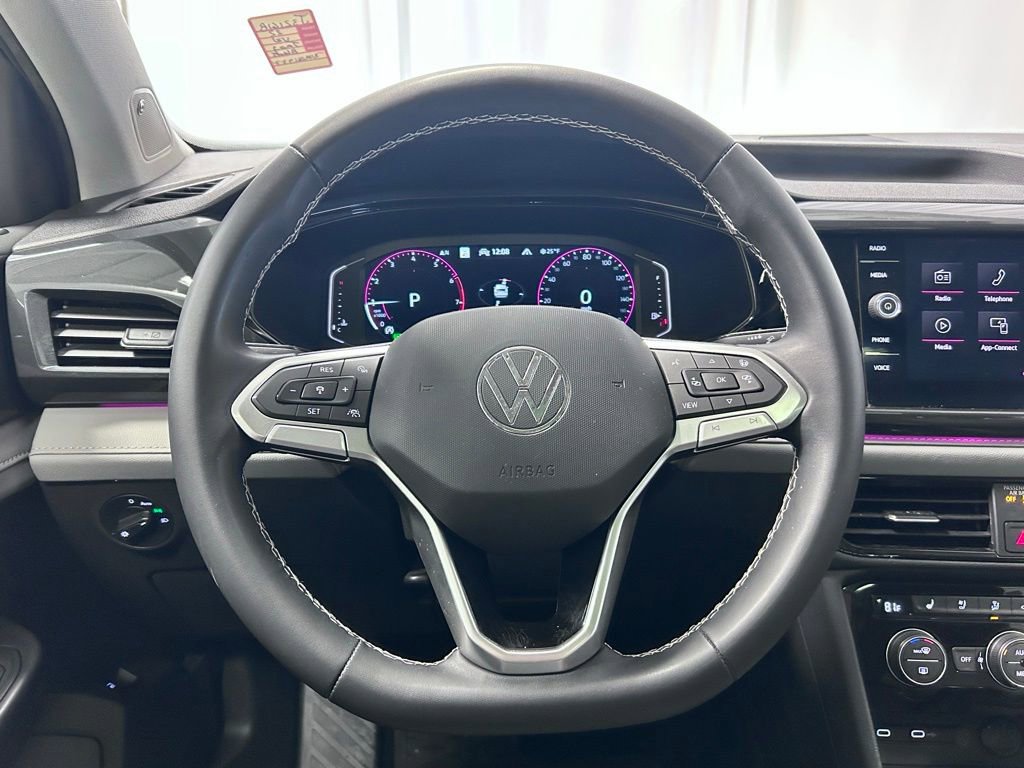 Used 2022 Volkswagen Taos SEL image 9