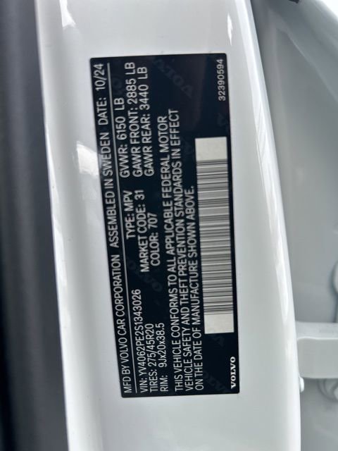 Certified 2025 Volvo XC90 B6 Plus image 28