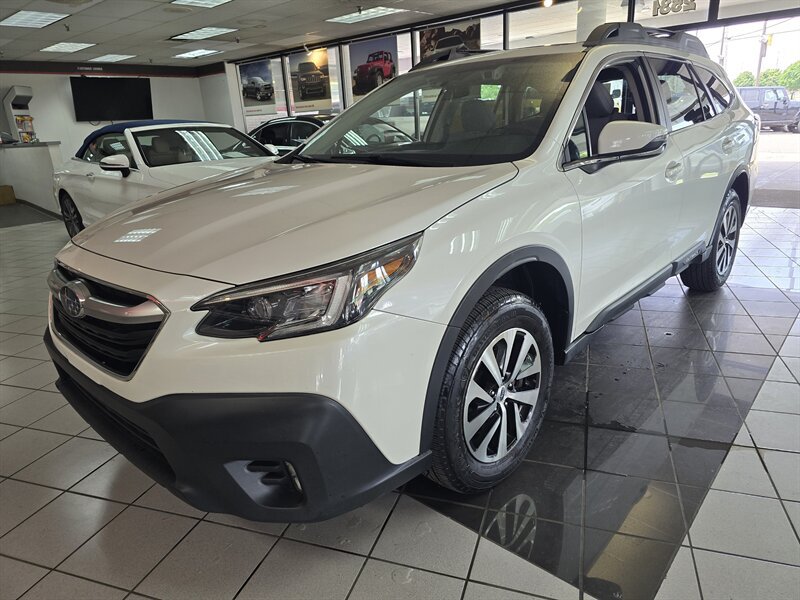 Used 2022 Subaru Outback Premium AWD/4WD image 1
