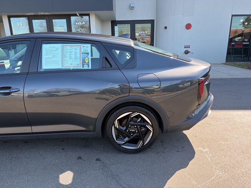 Used 2025 Kia K4 EX image 9