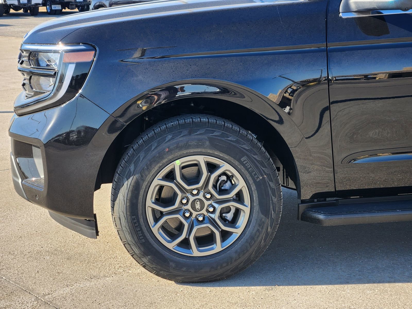 New 2026 Ford Expedition Active image 9
