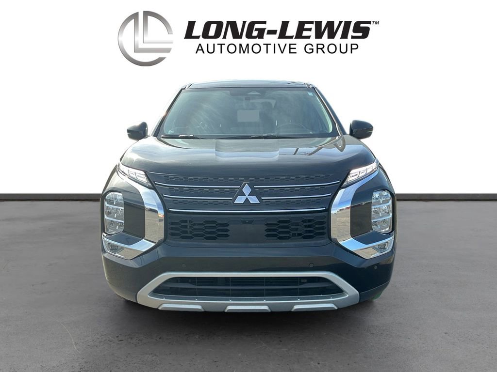 Used 2023 Mitsubishi Outlander SE image 11