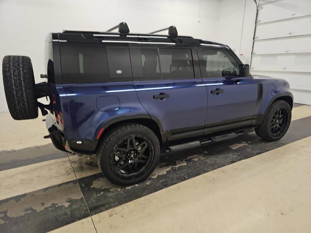 Used 2022 Land Rover Defender 110 X-Dynamic HSE image 2