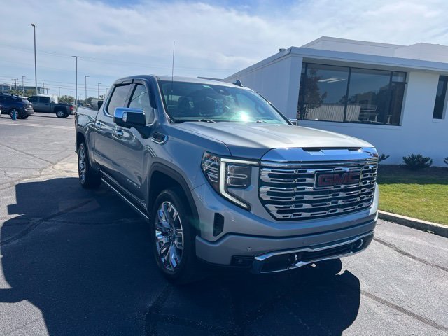 Used 2024 GMC Sierra 1500 Denali AWD/4WD image 1