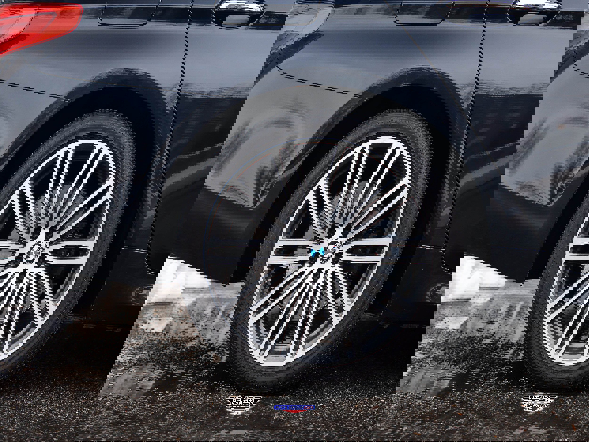 Used 2018 BMW 540i xDrive w/ M Sport Package image 11