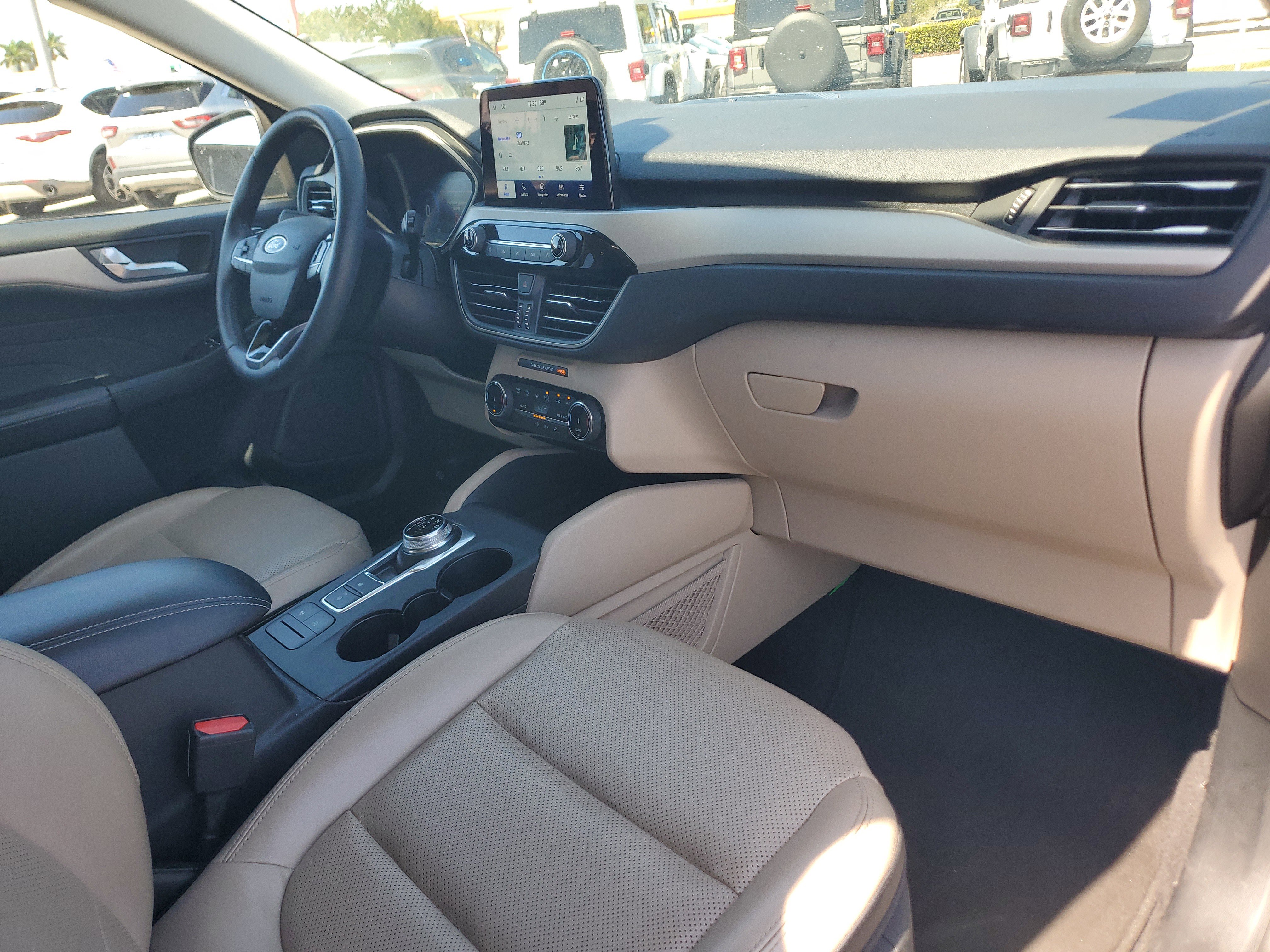 Used 2022 Ford Escape SEL w/ Technology Package image 18