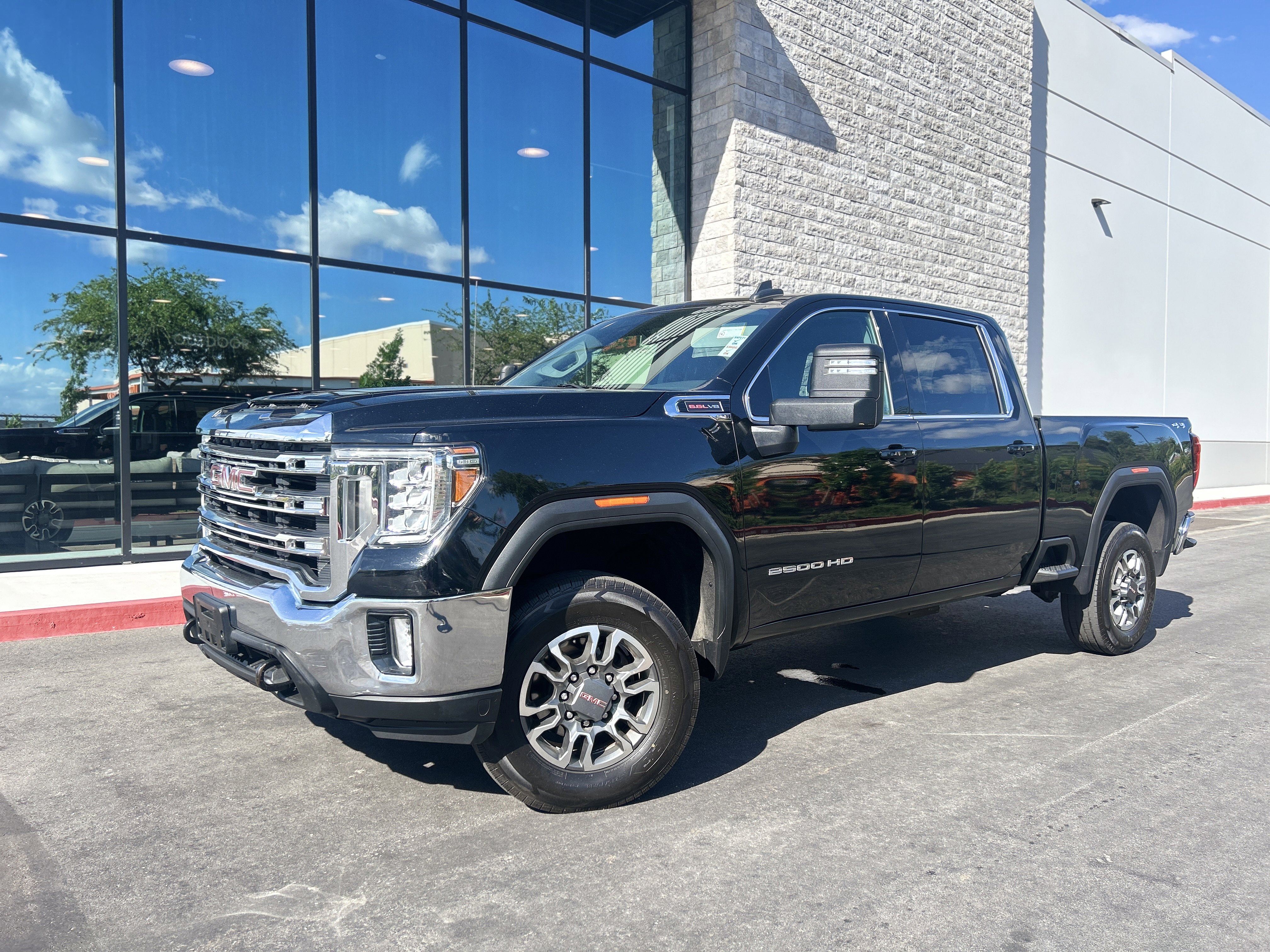 Used 2023 GMC Sierra 2500 SLE w/ SLE Value Package; AWD/4WD image 17