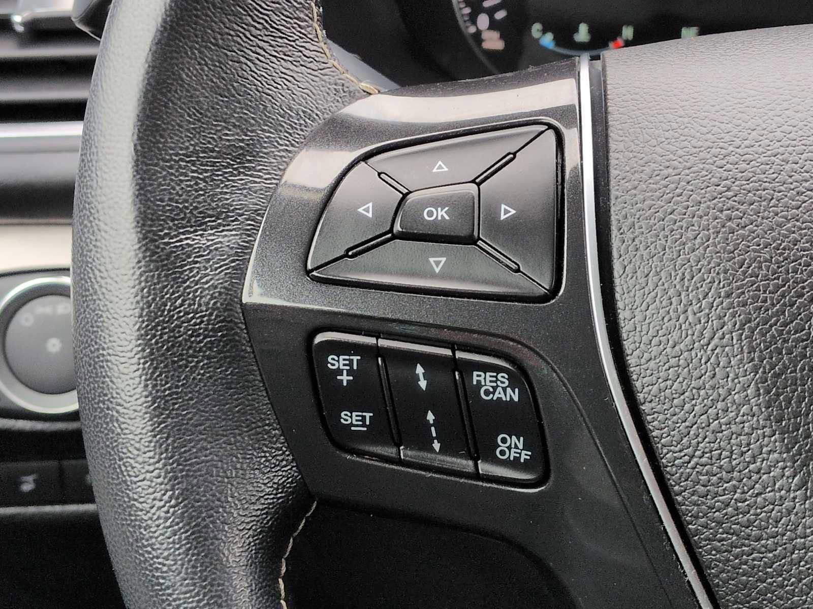 Used 2017 Ford Explorer Platinum image 25