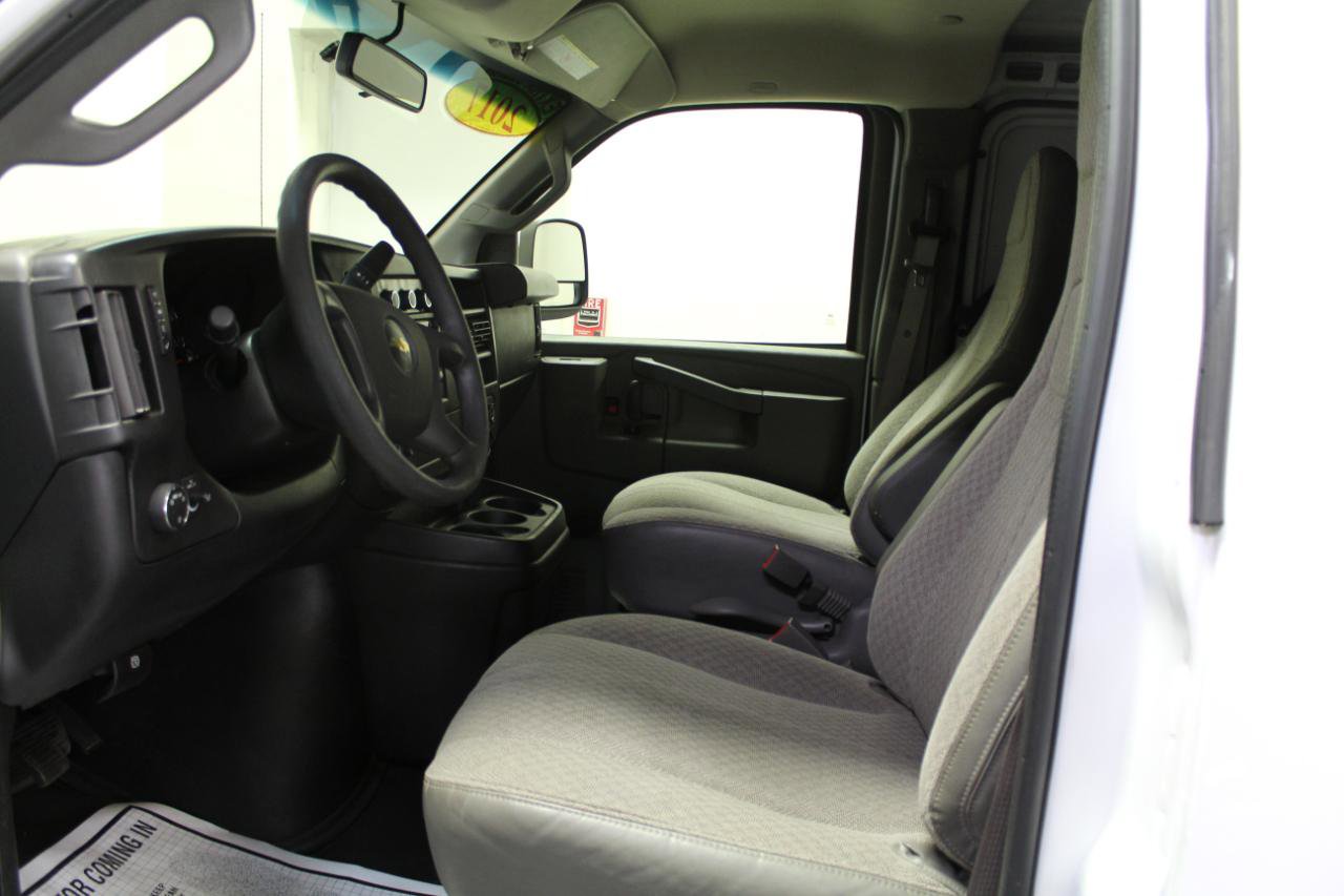 Used 2017 Chevrolet Express 2500 RWD image 14