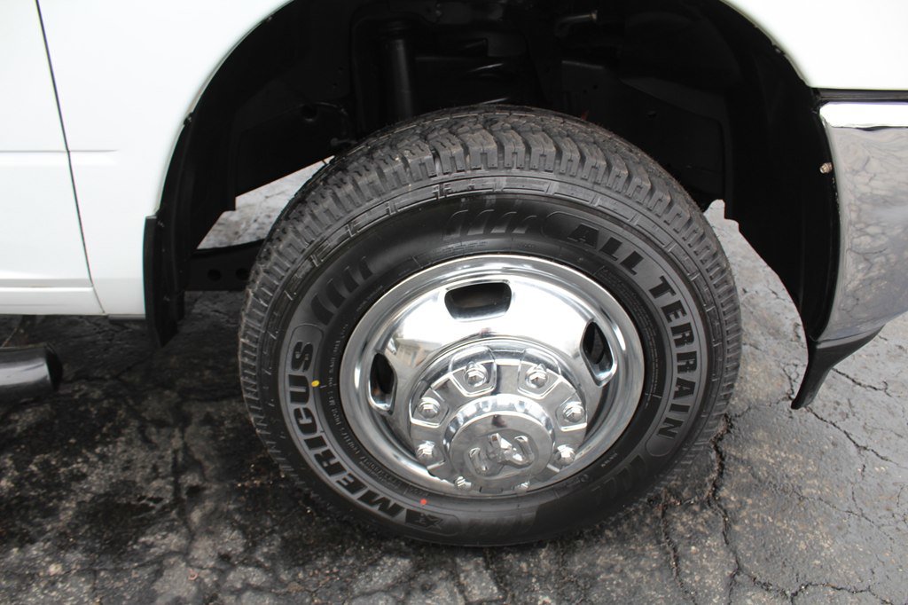 Used 2024 RAM 3500 Tradesman w/ Chrome Appearance Group image 34