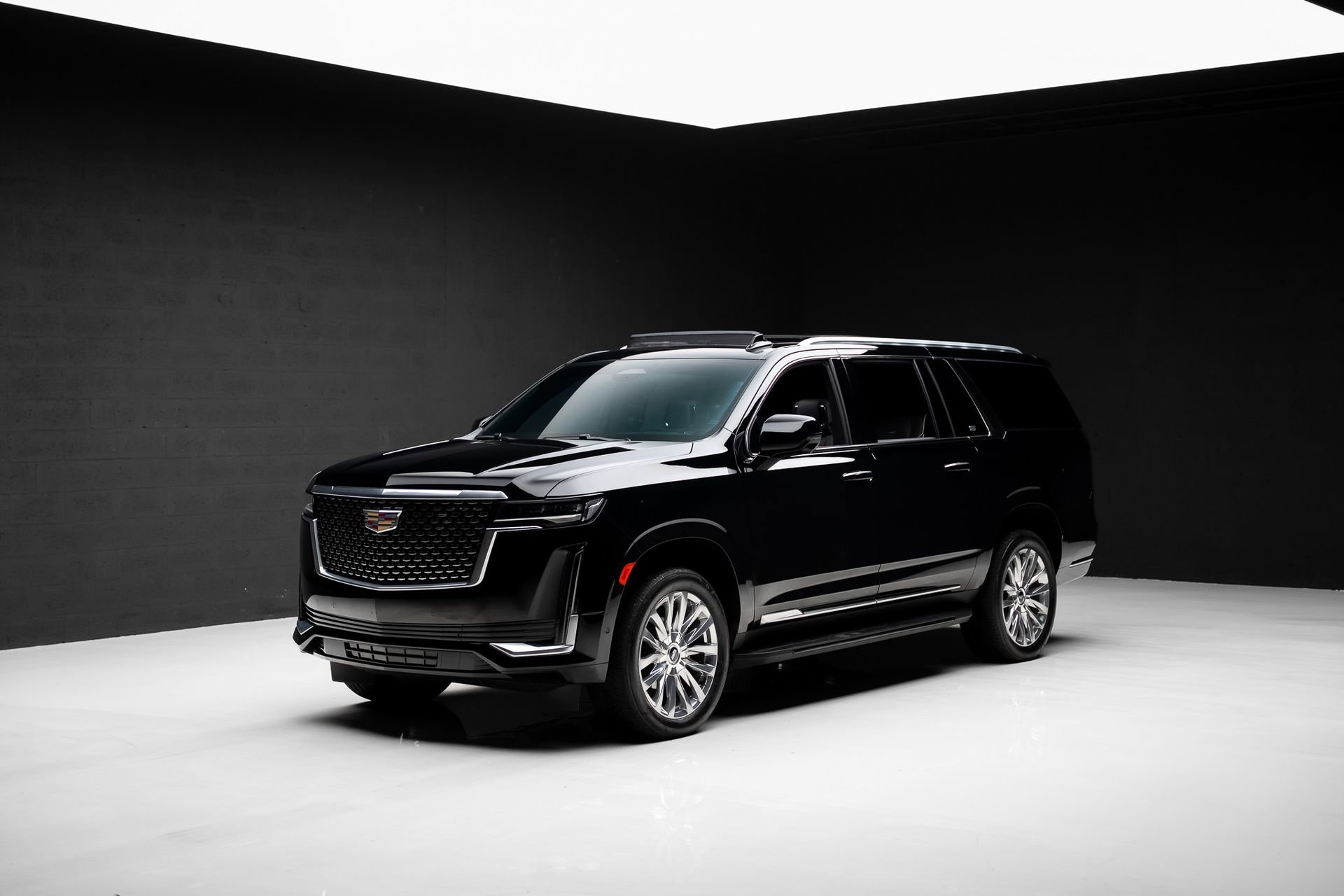 Used 2024 Cadillac Escalade ESV Premium Luxury RWD image 4