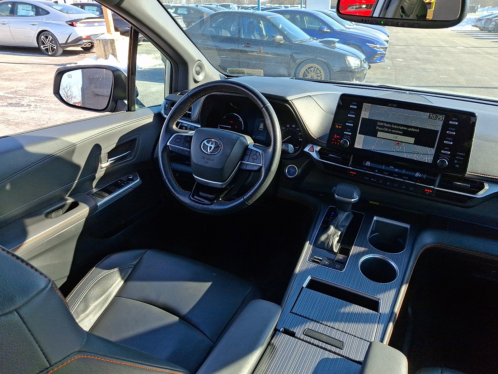 Used 2022 Toyota Sienna XSE w/ XSE Plus Package image 14