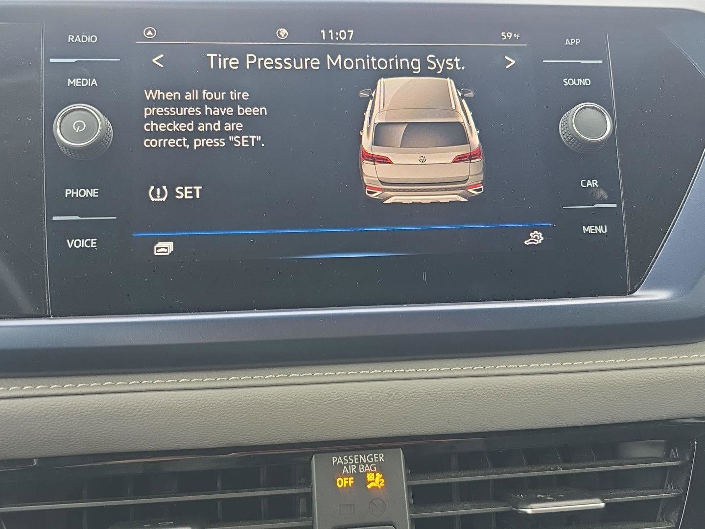 Used 2024 Volkswagen Taos SE image 18