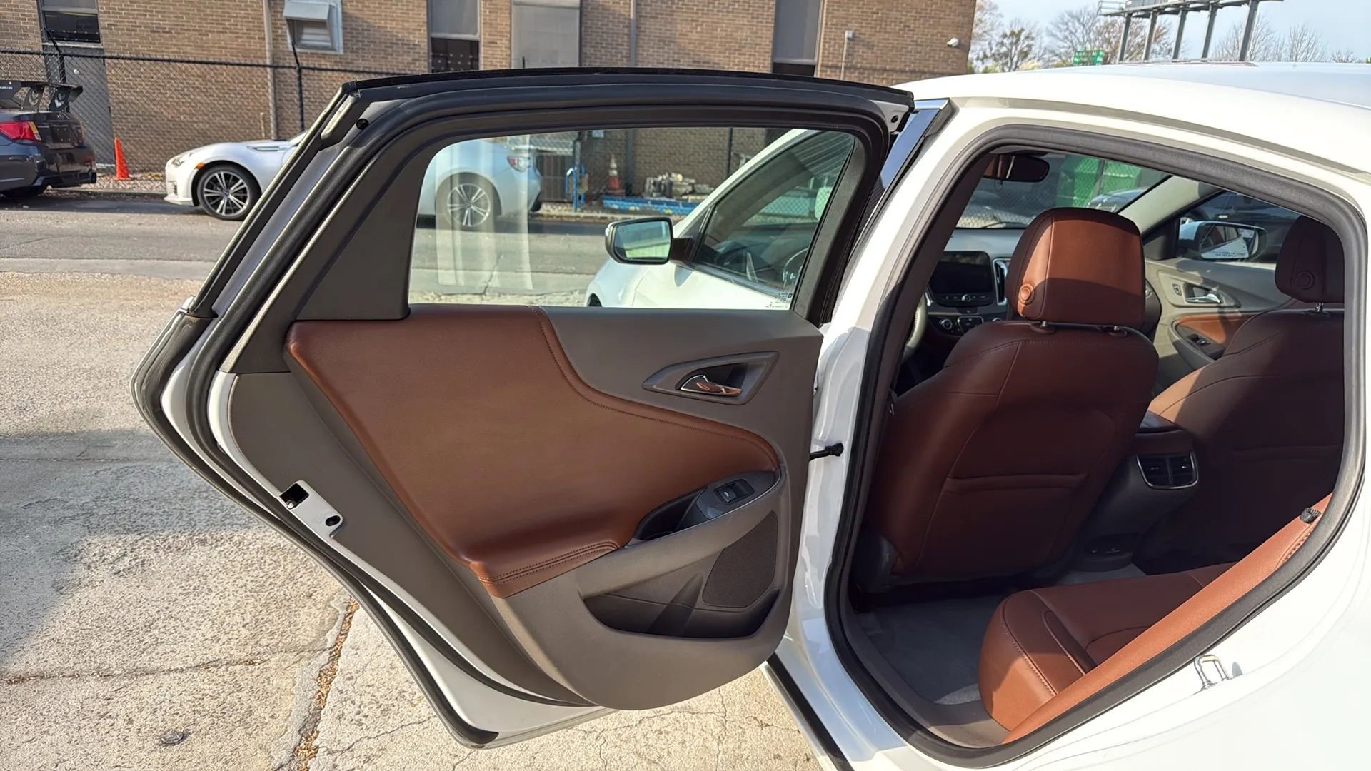 Used 2017 Chevrolet Malibu LT w/ Leather Package image 18