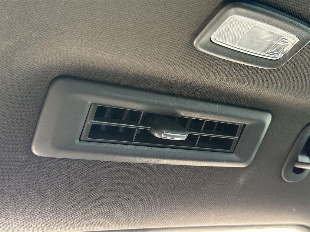 Used 2024 GMC Yukon Denali RWD image 21