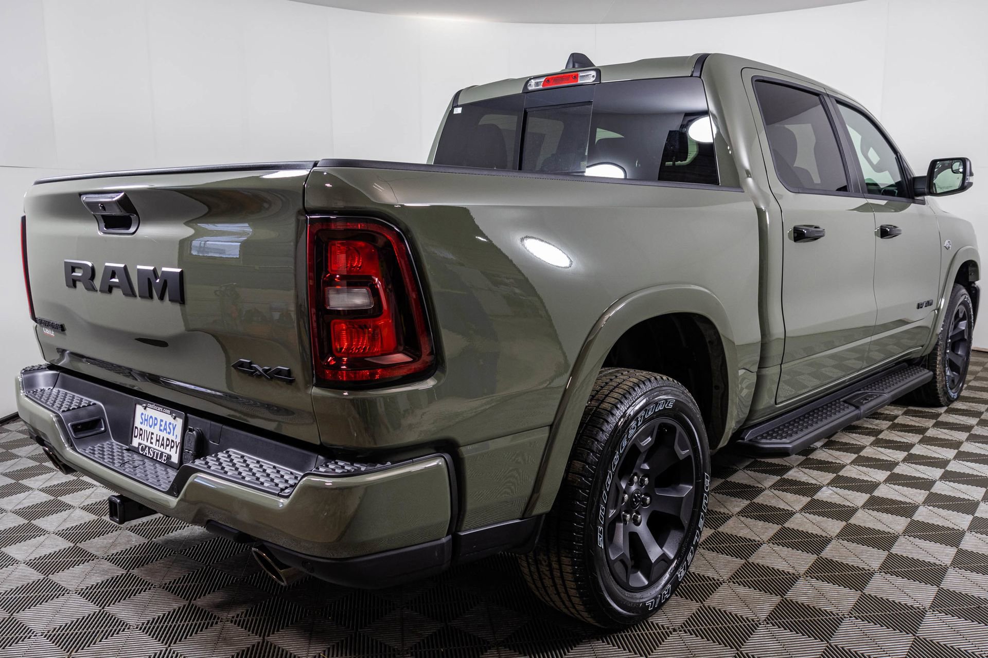 New 2026 RAM 1500 4x4 Crew Cab image 14