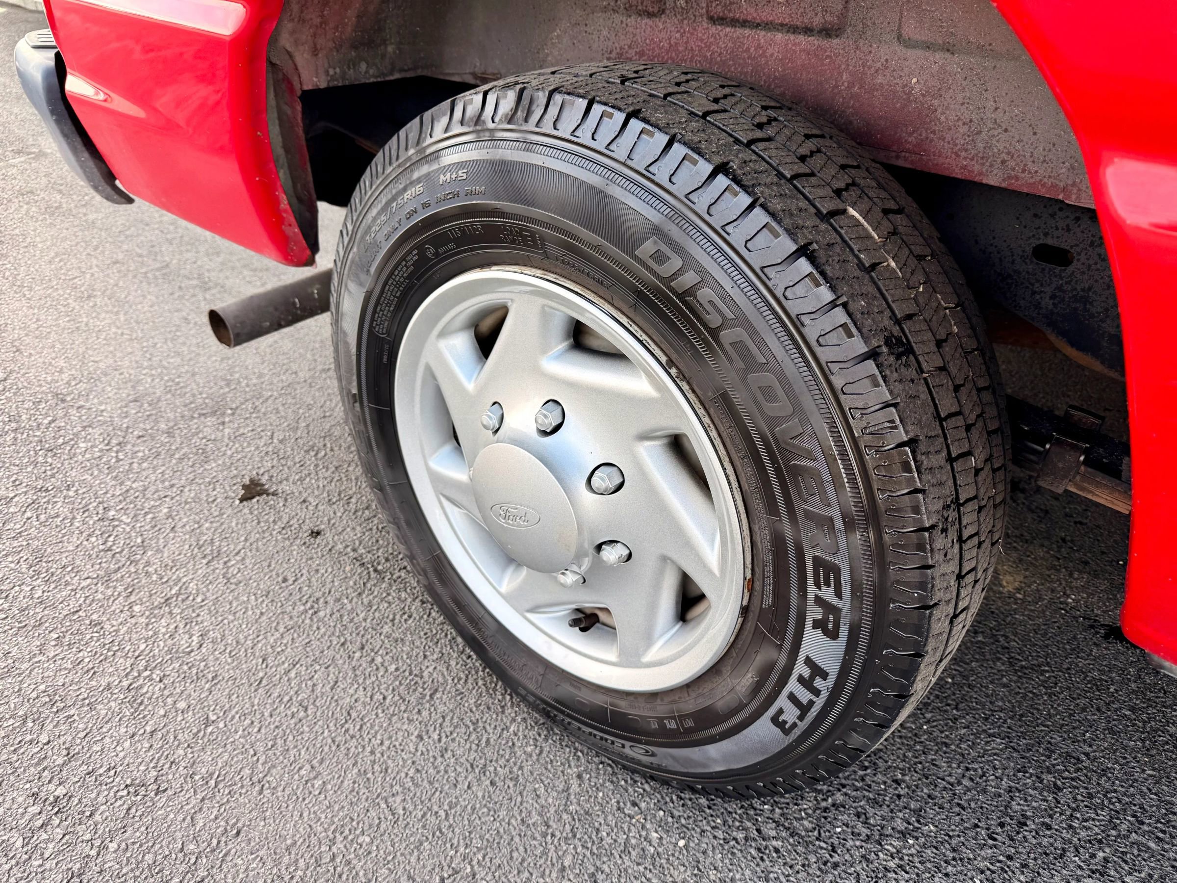 Used 2012 Ford E-150 and Econoline 150 w/ Commercial Cargo Van Pkg image 23