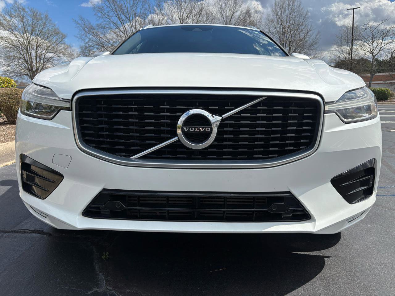 Used 2019 Volvo XC60 T5 R-Design w/ Protection Package Premier AWD/4WD image 4