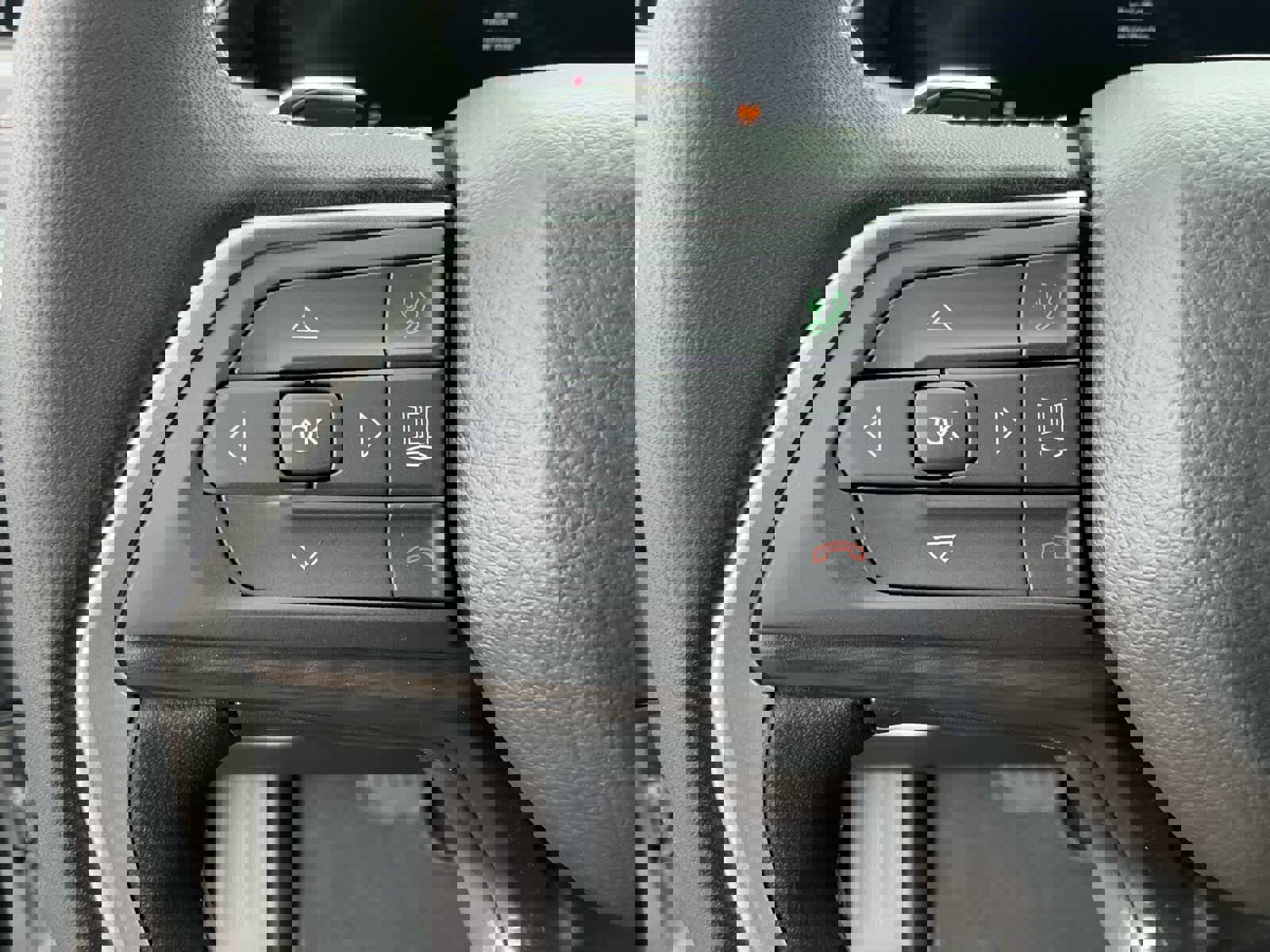 New 2025 Jeep Grand Cherokee Altitude image 23