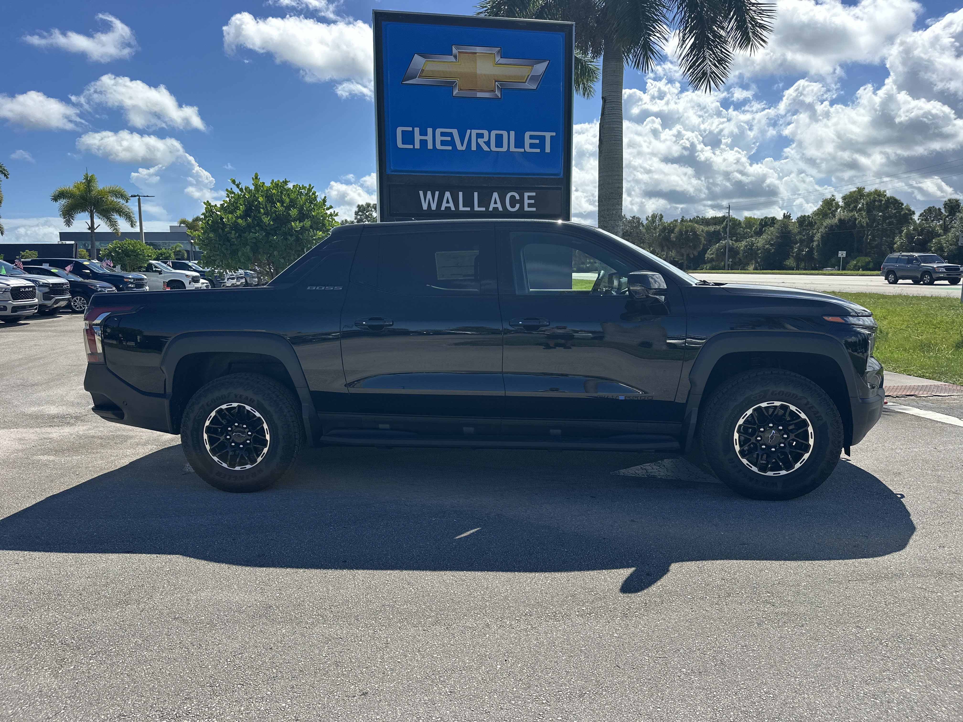 New 2026 Chevrolet Silverado EV Trail Boss w/ Premium Package image 4