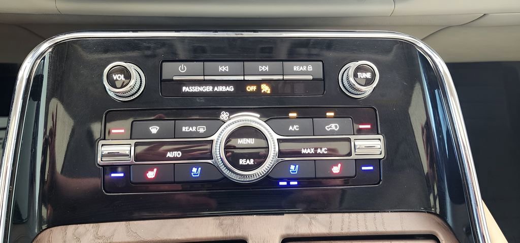 Used 2020 Lincoln Navigator Reserve w/ Luxury Package image 41