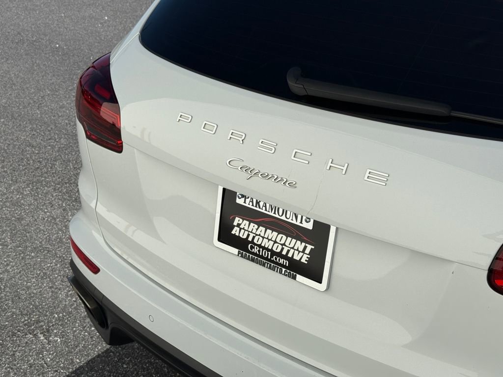 Used 2017 Porsche Cayenne Platinum Edition image 13
