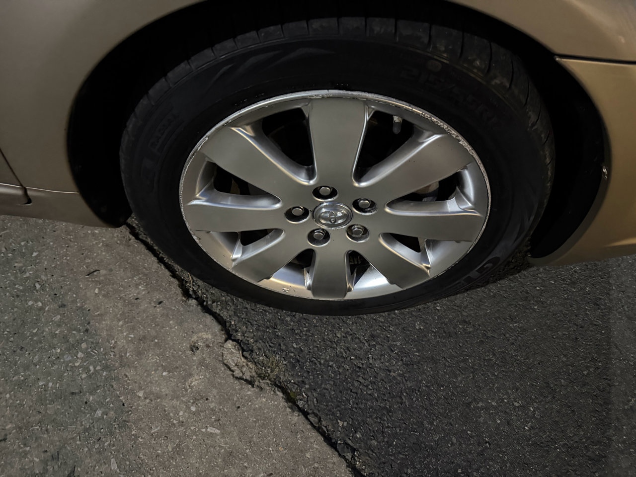 Used 2007 Toyota Avalon XLS image 4