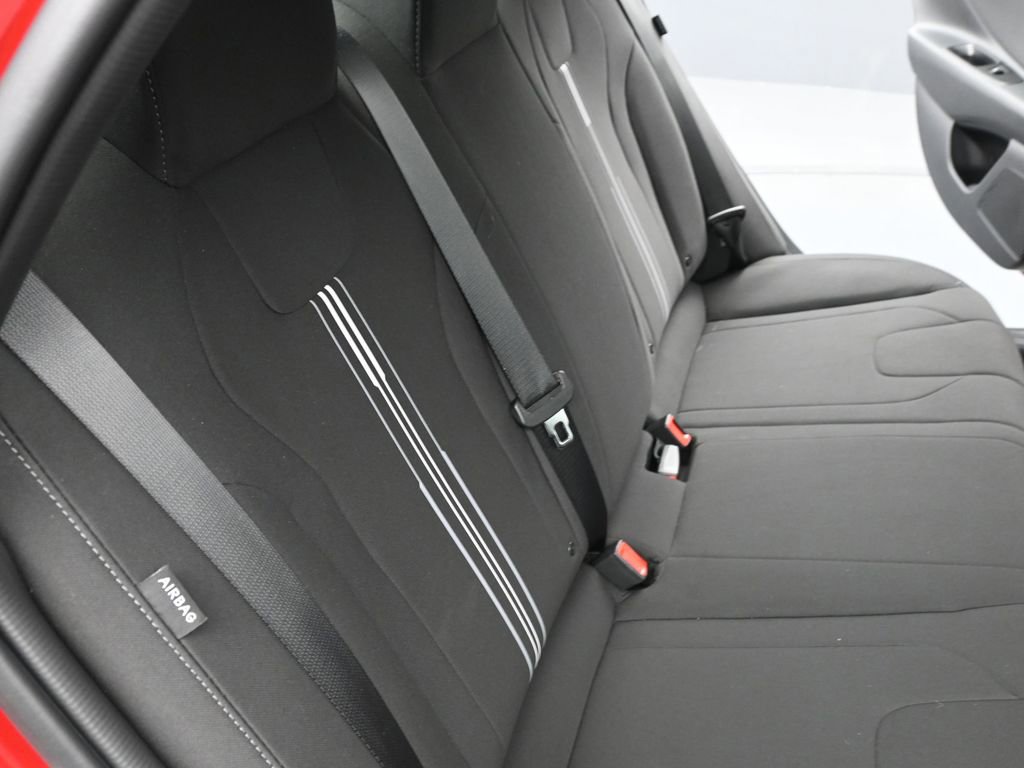 Certified 2025 Hyundai Elantra Sport image 26