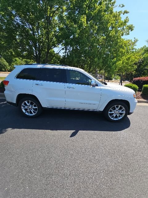 Used 2016 Jeep Grand Cherokee Summit AWD/4WD image 9