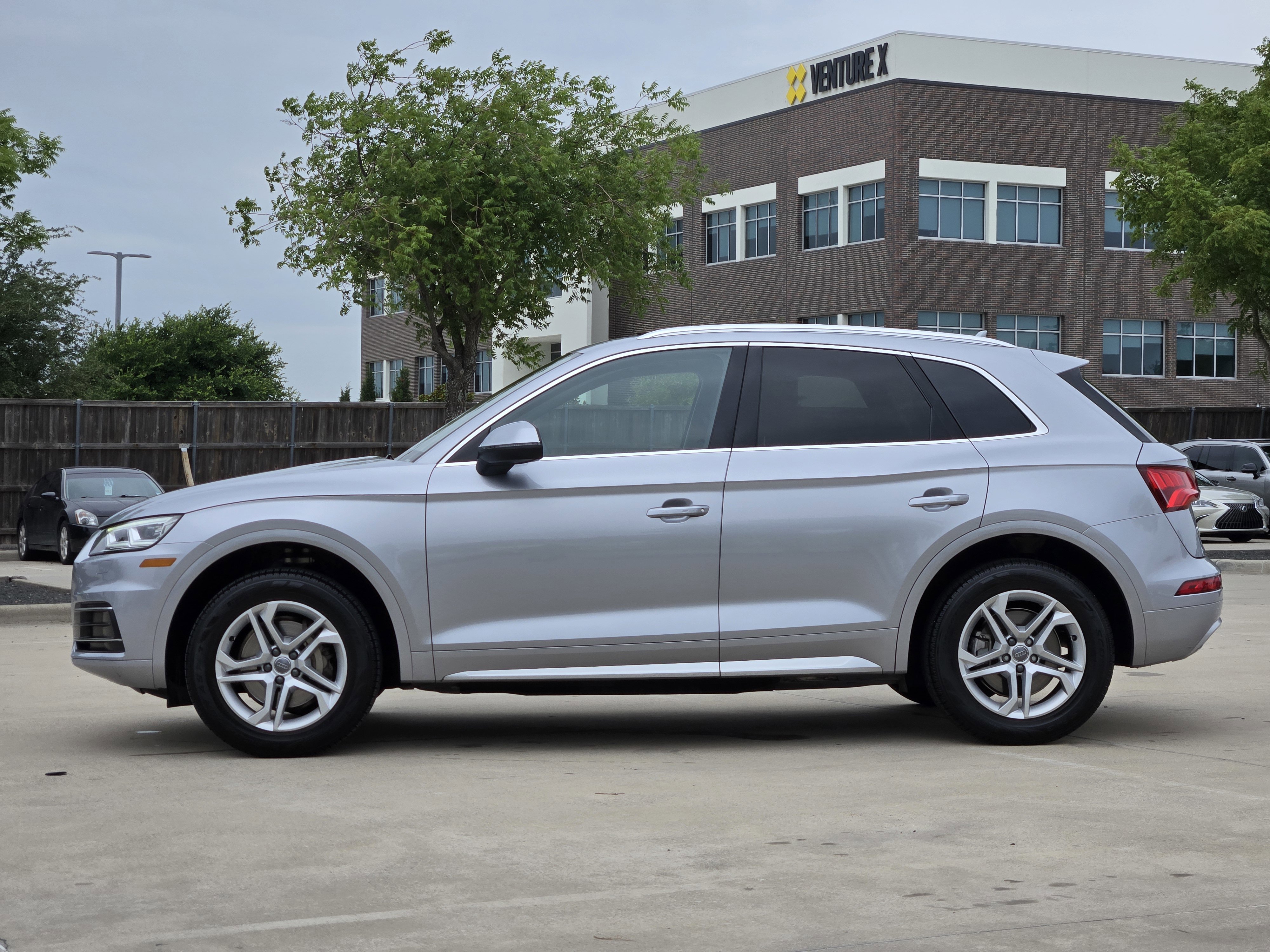 Used 2018 Audi Q5 2.0T Premium Plus AWD/4WD image 2