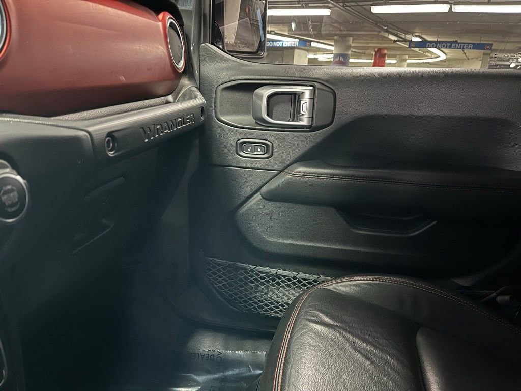 Used 2018 Jeep Wrangler Unlimited Rubicon w/ Dual Top Group image 28