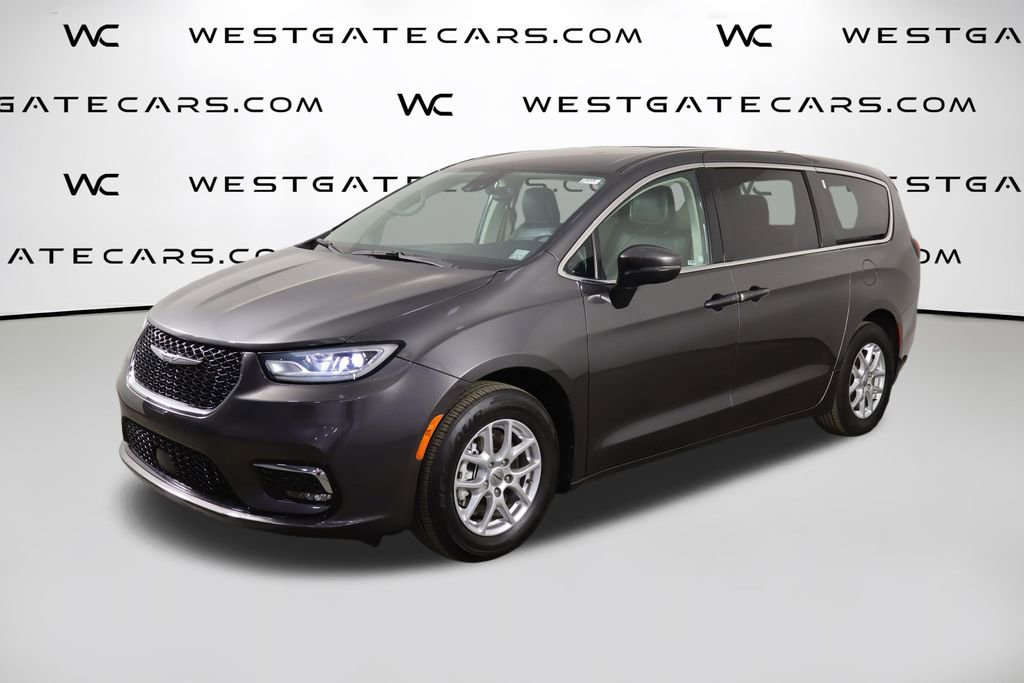 Used 2023 Chrysler Pacifica Touring-L