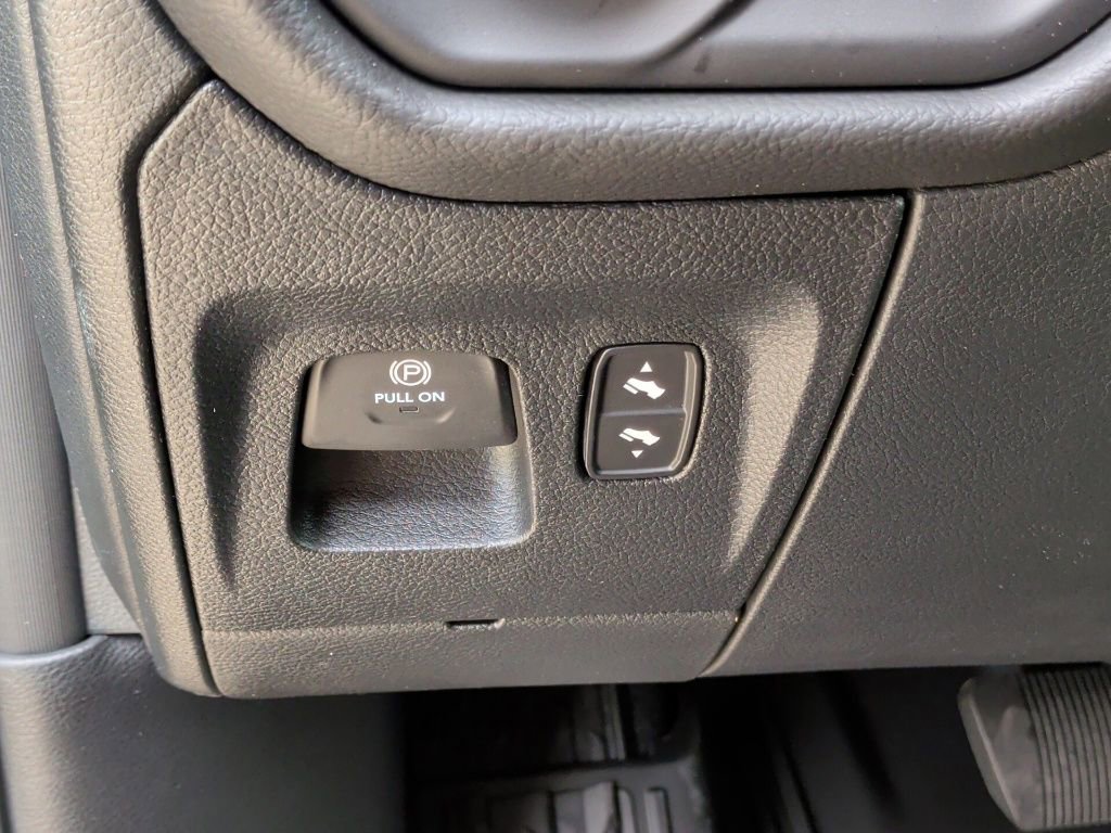 New 2026 RAM 1500 4x4 Crew Cab image 15