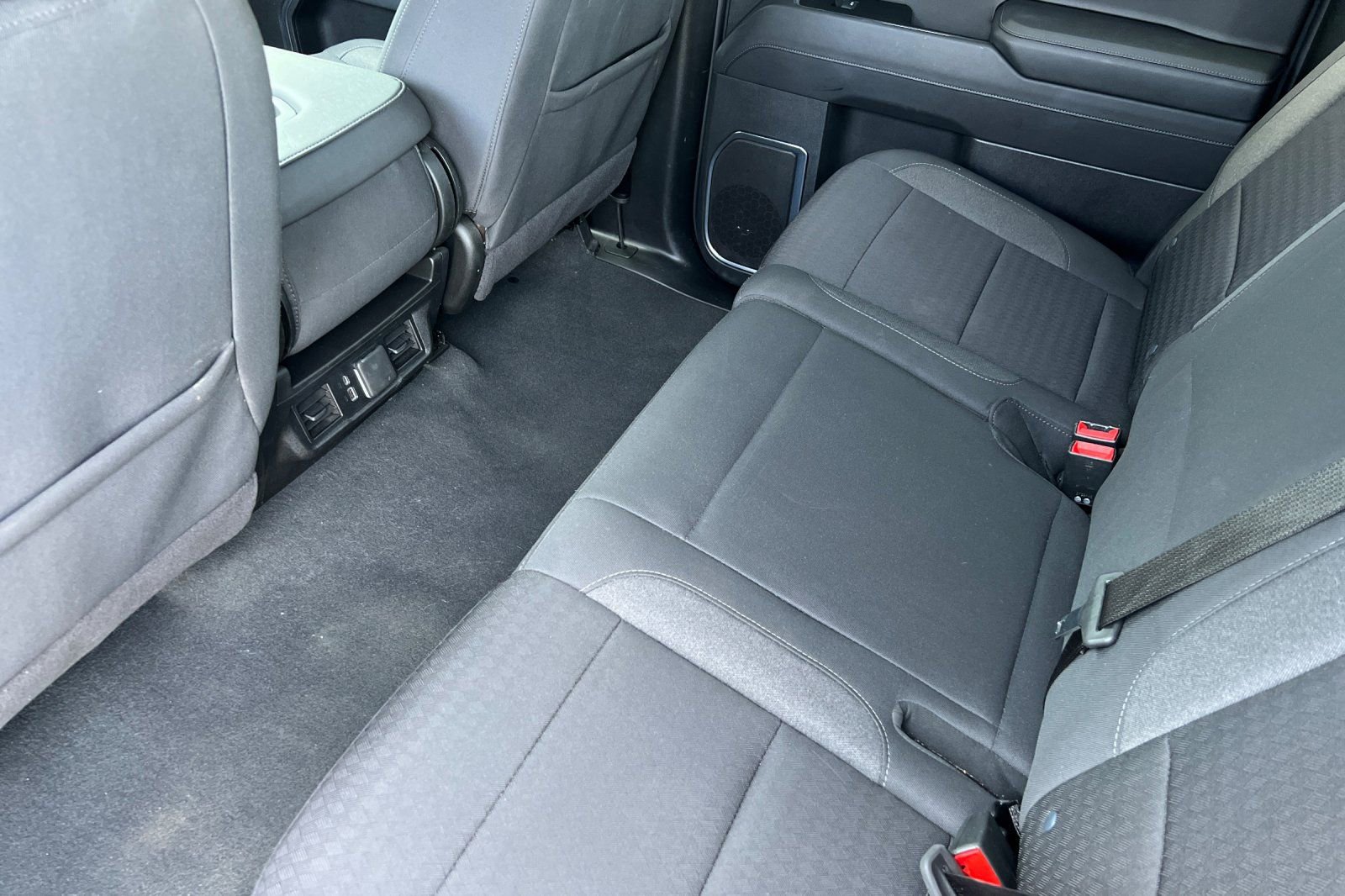 Used 2025 Chevrolet Silverado 1500 LT AWD/4WD image 13