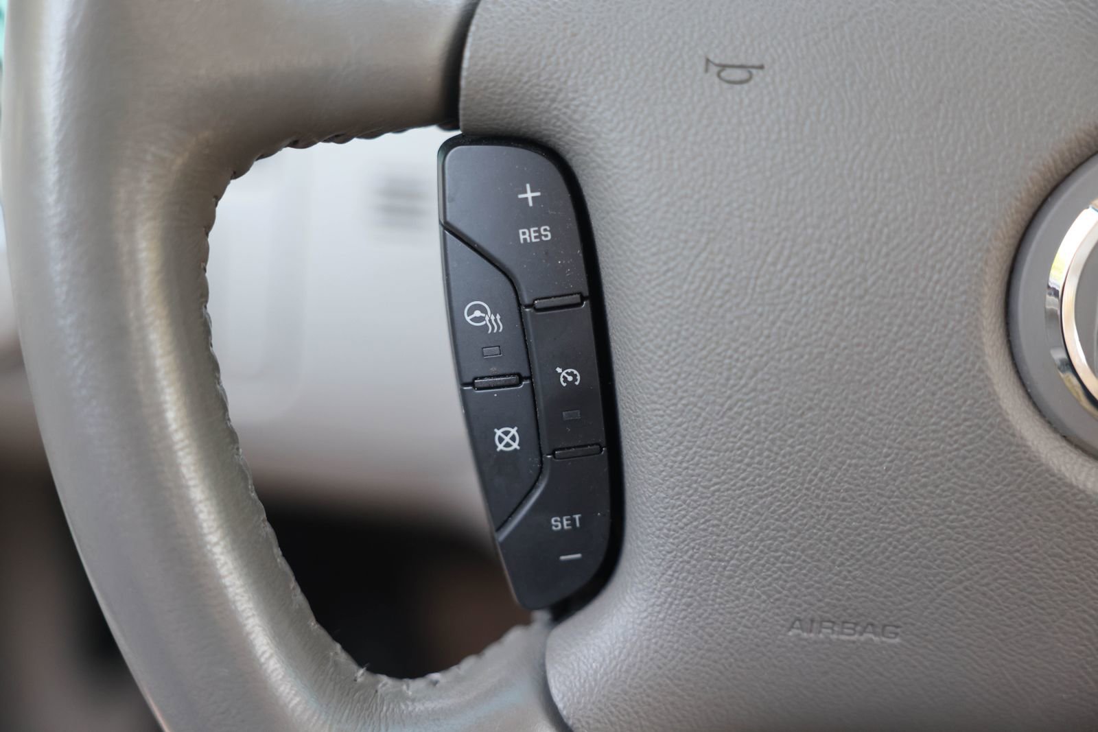 Used 2011 Buick Lucerne CXL w/ Driver Confidence Package FWD image 19