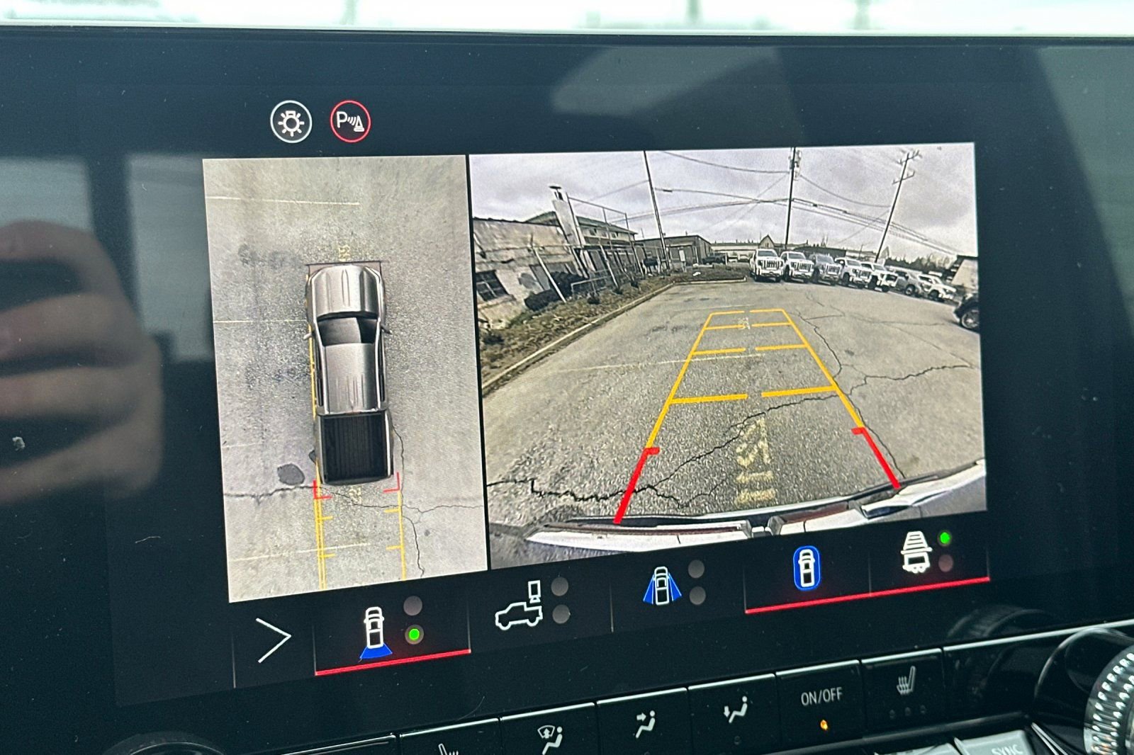 New 2026 GMC Canyon Elevation w/ Convenience Package image 21