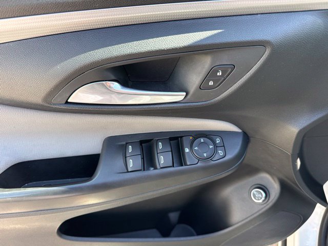 Used 2025 Buick Envista Avenir FWD image 8