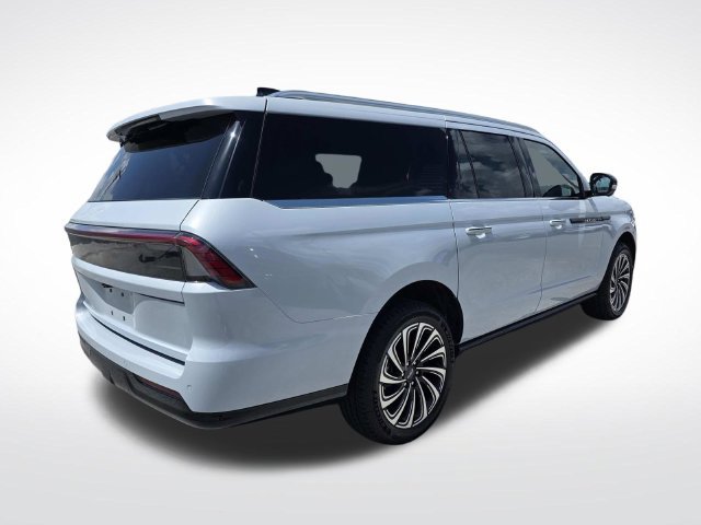 New 2026 Lincoln Navigator L Black Label AWD/4WD image 3