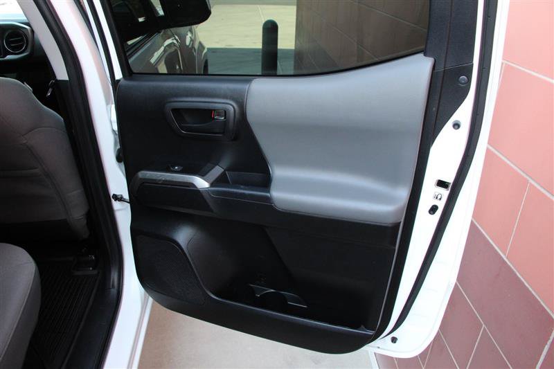 Used 2019 Toyota Tacoma SR5 AWD/4WD image 22